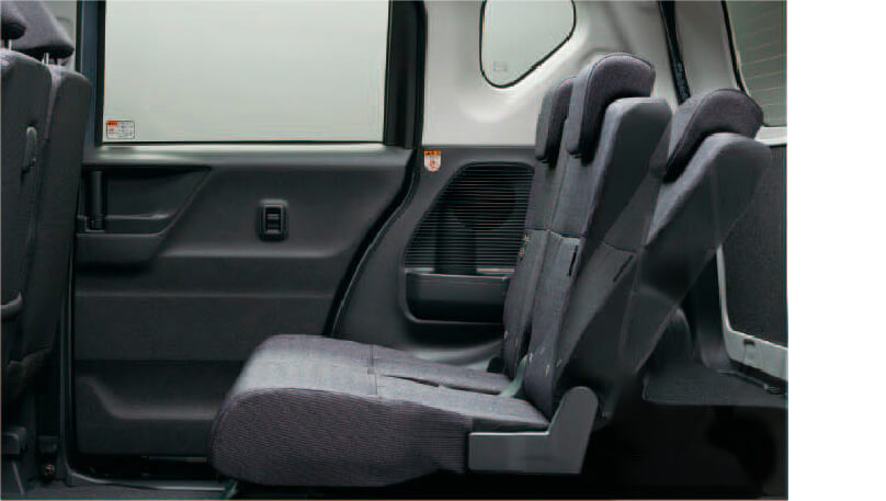 リヤシート左右分割リクライニング